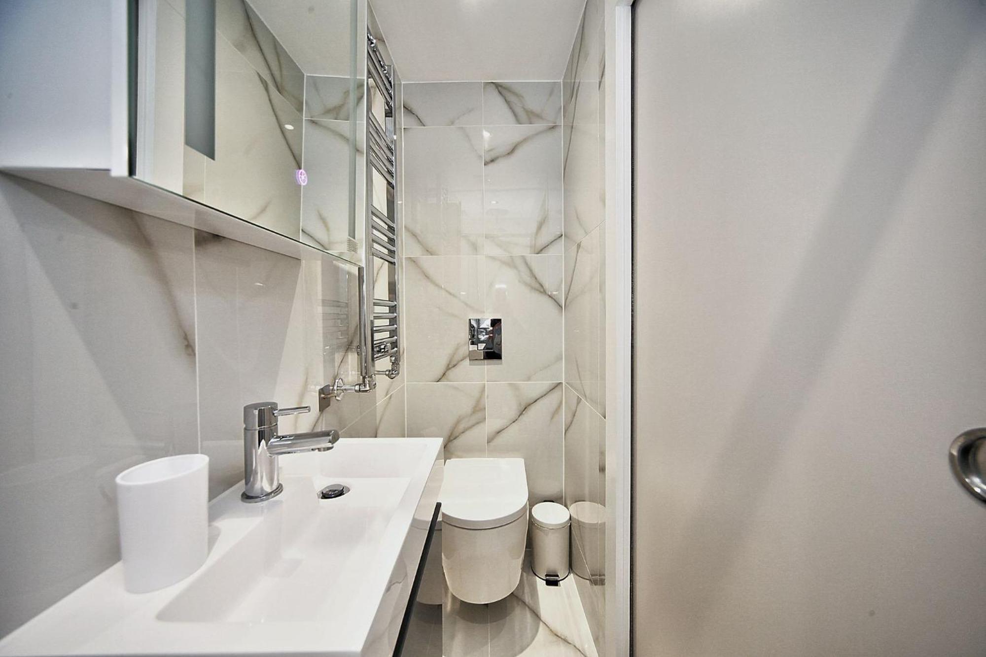 Гостевой дом The Falcons Nest Ensuite Self Check In And Out Airport *